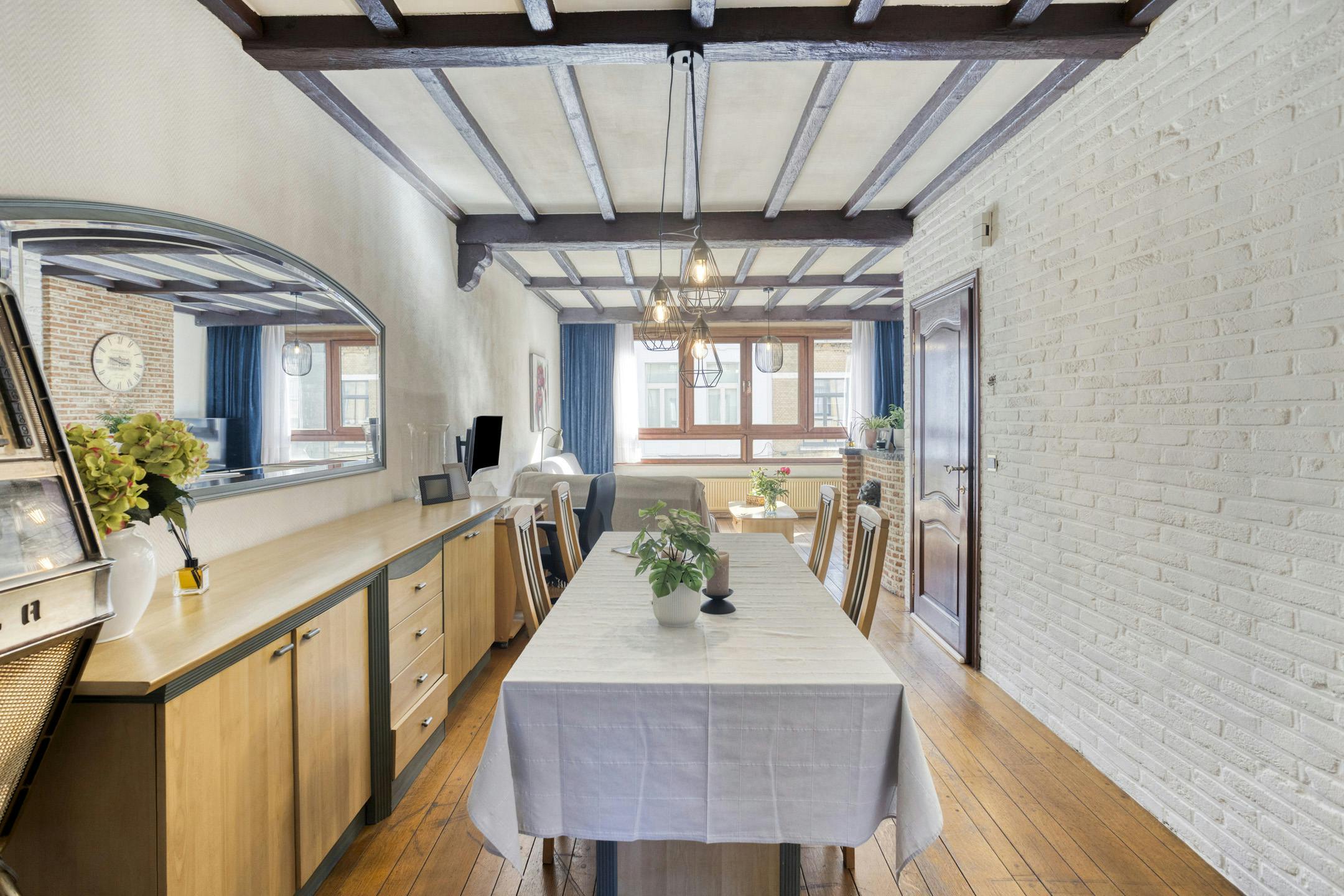 Huis met 4 slaapkamers en magazijn te koop in Borgerhout foto 7
