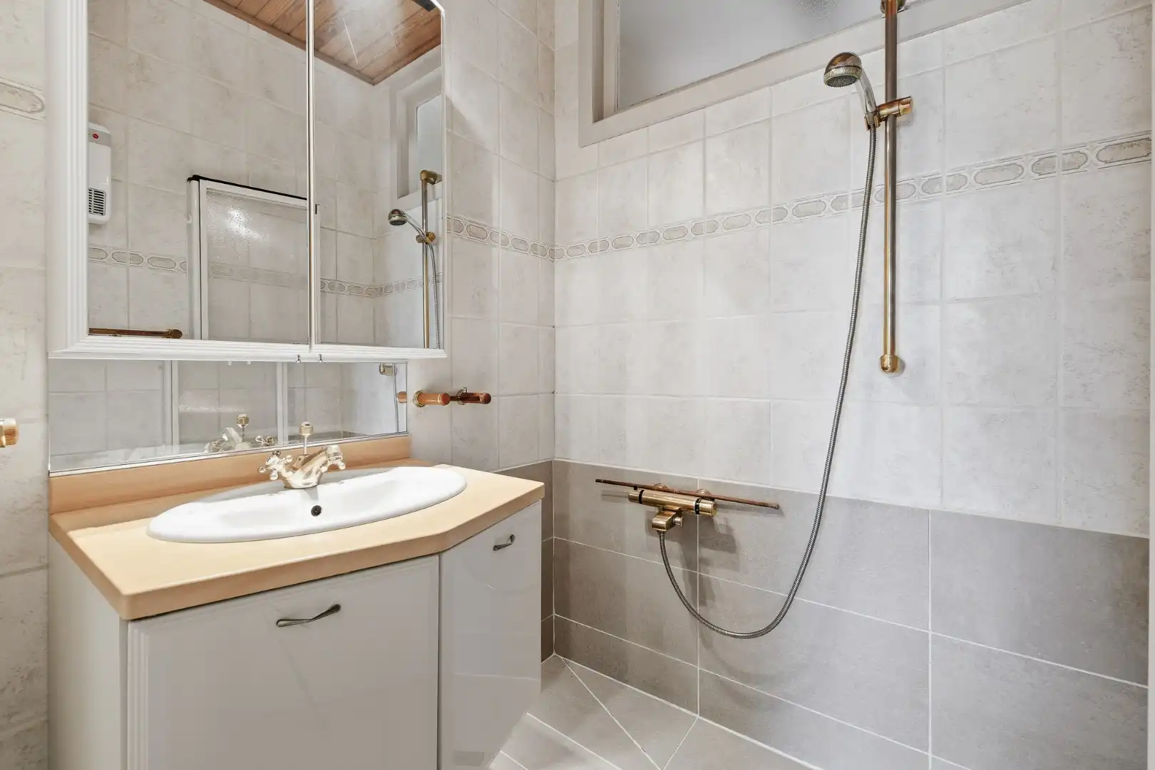 Authentieke en karaktervolle bungalow met veel mogelijkheden in Vosseslag, De Haan foto 10