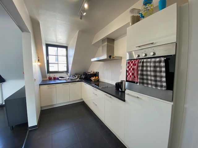 RUIM (131m²) INSTAPKLAAR  APPARTEMENT MET 2 SLAAPKAMERS, TERRAS, ONDERGRONDSE AUTOSTAANPLAATS EN KELDER foto 7