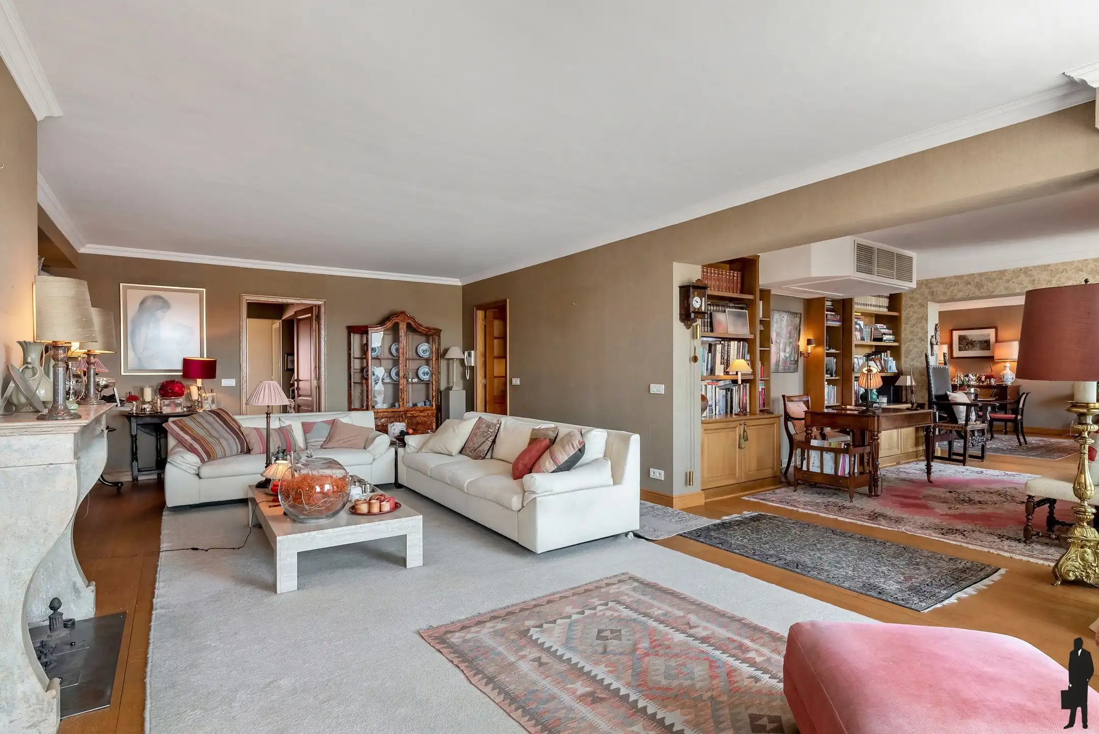 Exclusief appartement van 244m² op de Grote Markt foto 6