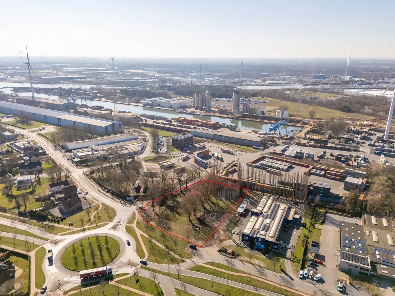 4 bedrijfshallen met mezzanine – Zuiderring, Genk foto {{pictureIndex}}