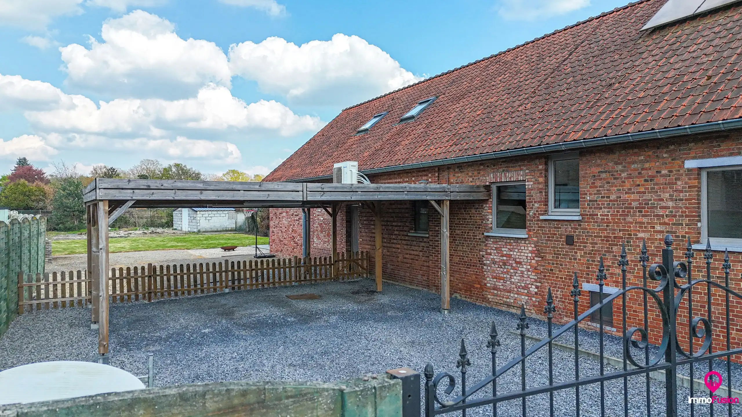 Charmante woning met 5 slaapkamers op een ruim perceel foto 47