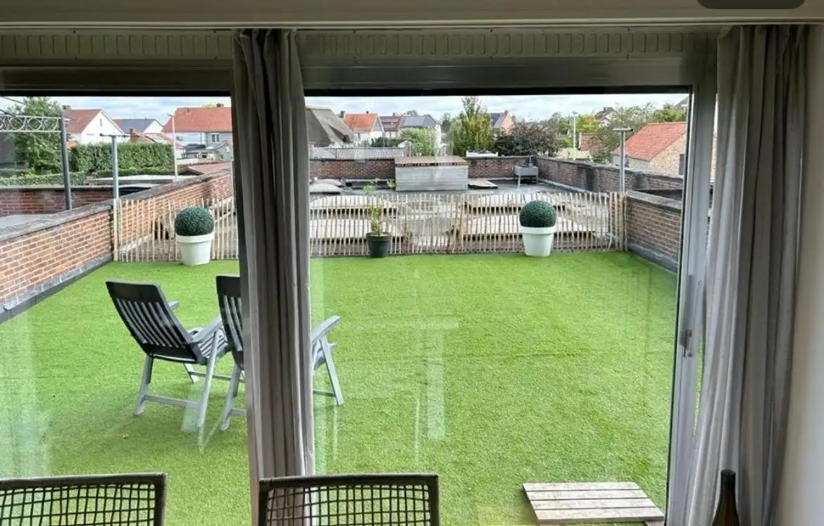 Modern en comfortabel gerenoveerd appartement op de eerste verdieping in het centrum van Neeroeteren foto 20