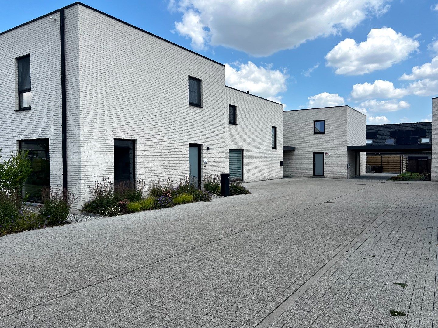 Halfopen bebouwing te koop te Deerlijk. foto {{pictureIndex}}
