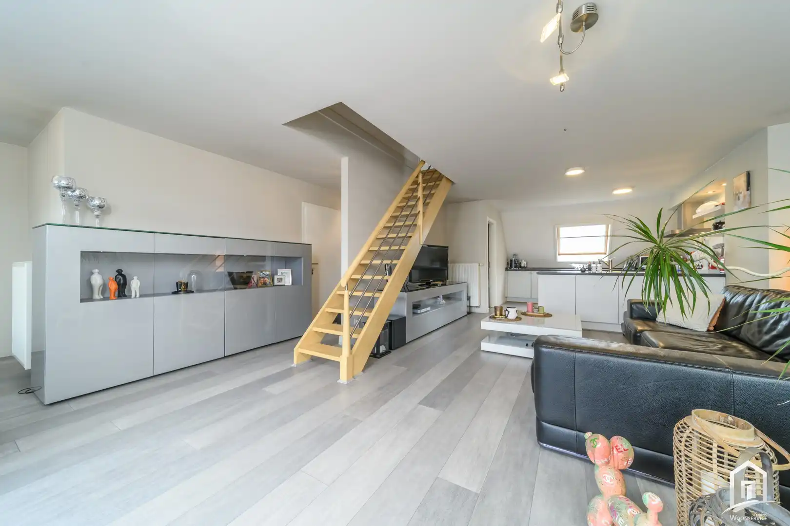 Bemeubeld appartement in hartje van Aalst foto 9