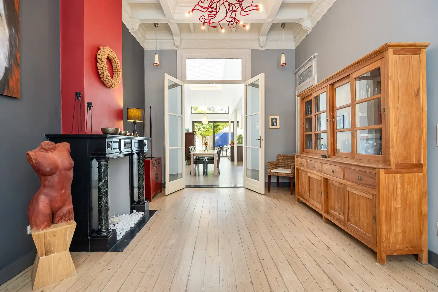 Majestueuze instapklare herenwoning (312m²) met prachtige tuin foto {{pictureIndex}}