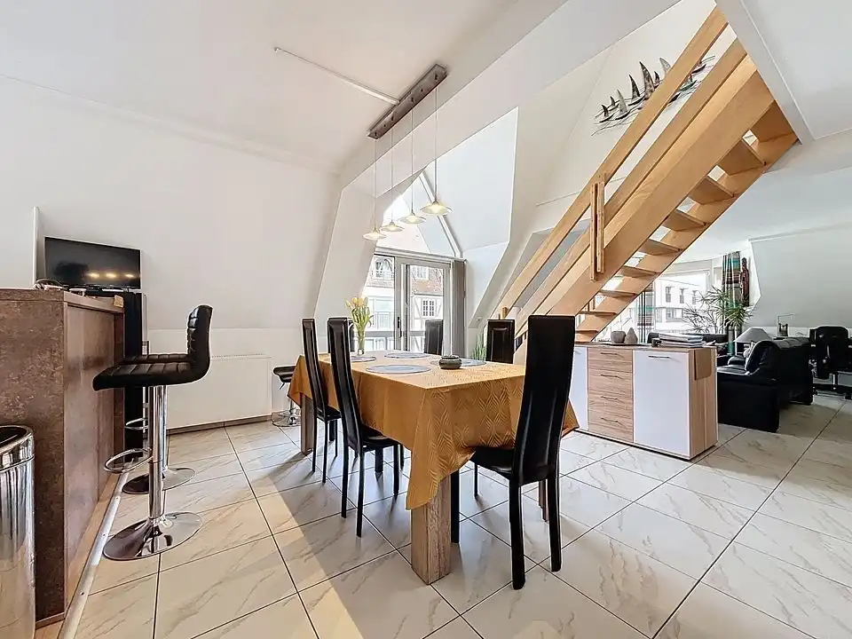 Uw eigen plek aan zee: stijlvol duplex-appartement met 3 slpks in het hart van Koksijde foto 17
