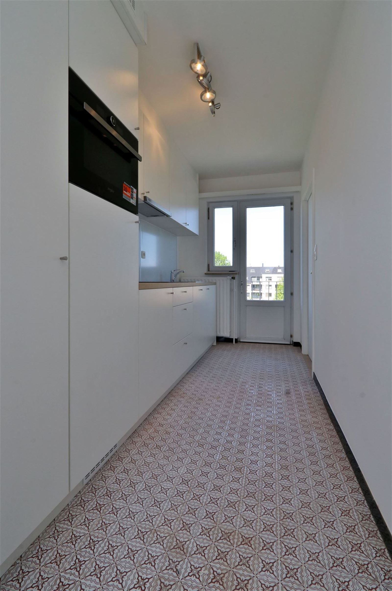 2 kamer appartement met garage en berging  foto 8