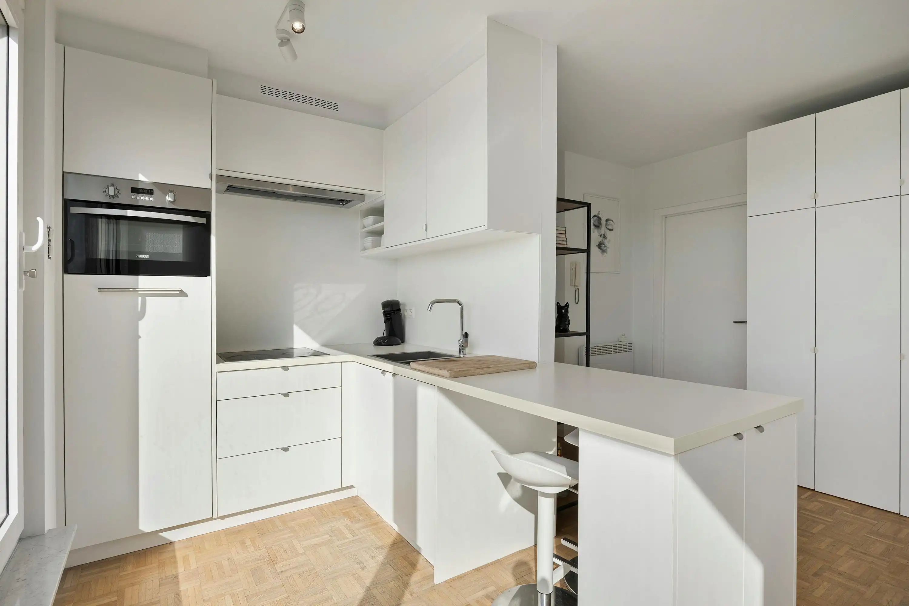 Gerenoveerd 1-slaapkamerappartement met ruim terras in centrum Hasselt foto 4