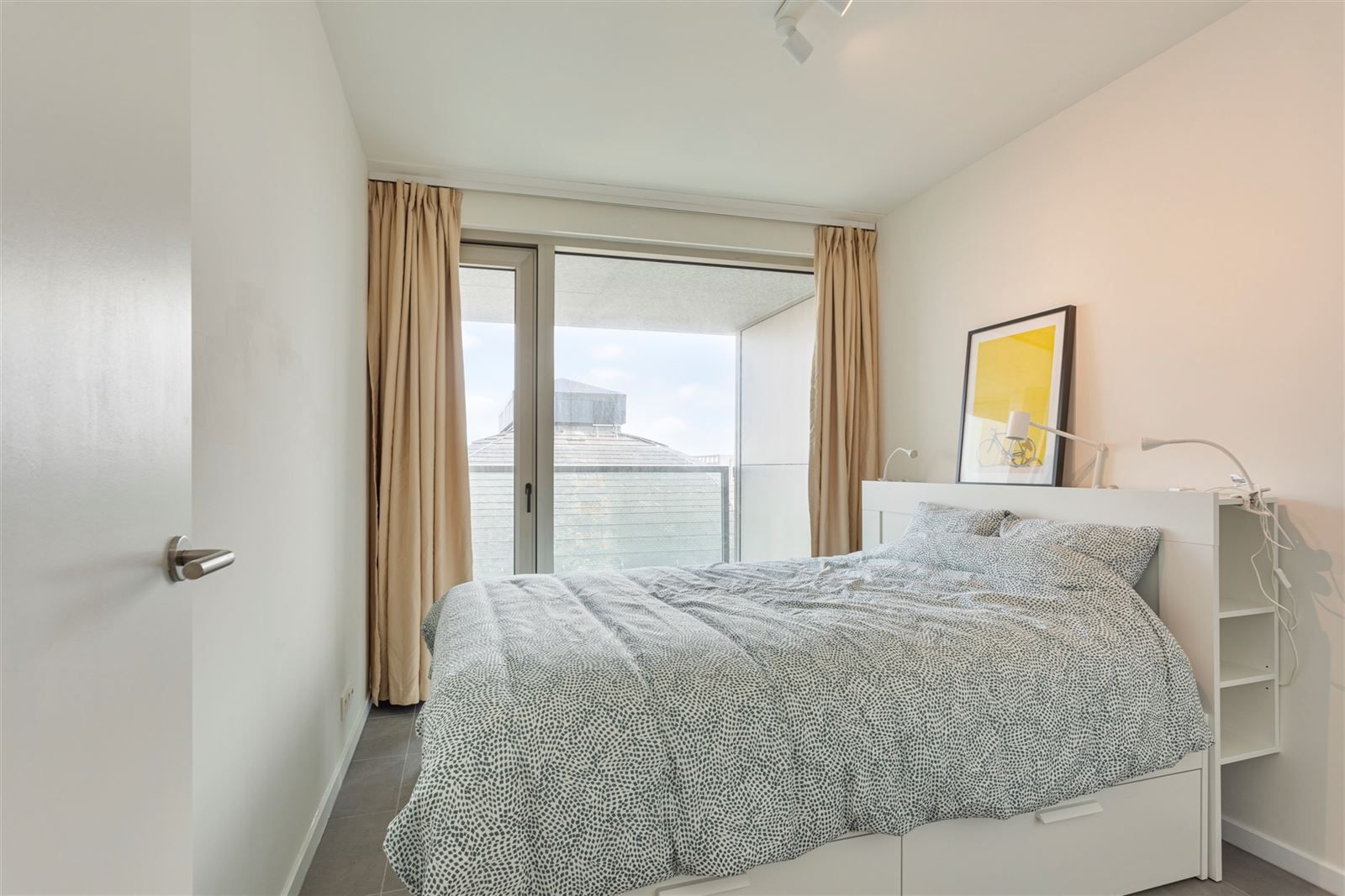 Gemeubeld 1 slaapkamer appartement op toplocatie in de nieuwe Antwerp Tower! foto 7