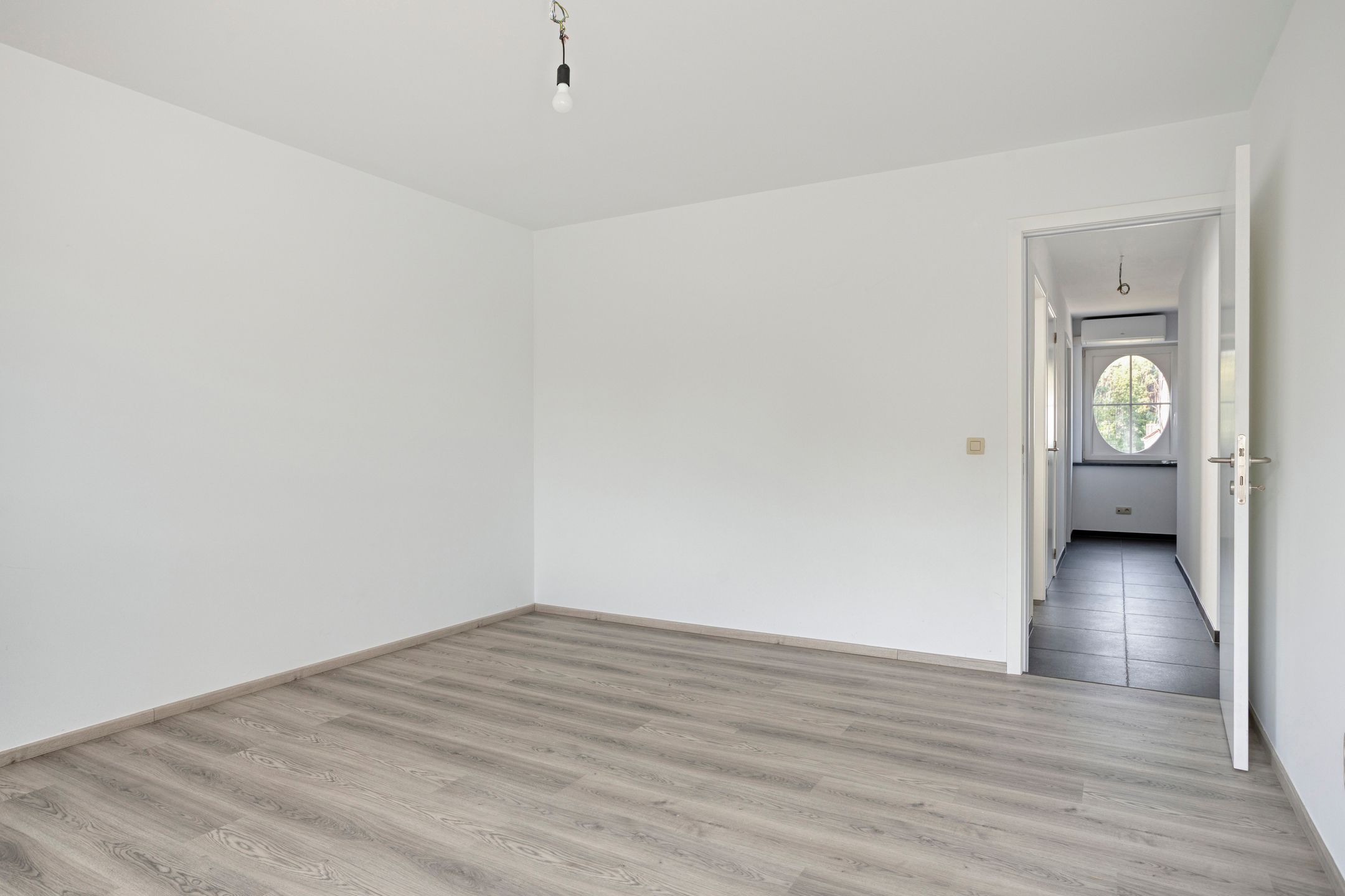 BEN woning met 4 slaapkamers, tuin & garage op toplocatie foto 15