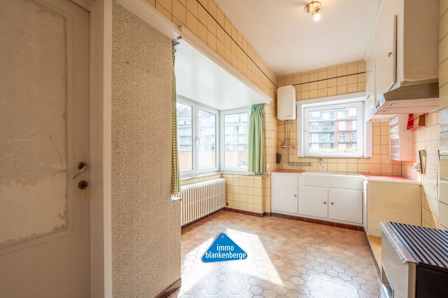 Ruime Bel-etagewoning op een Steenworp van Zee, Strand en Duinen foto 8