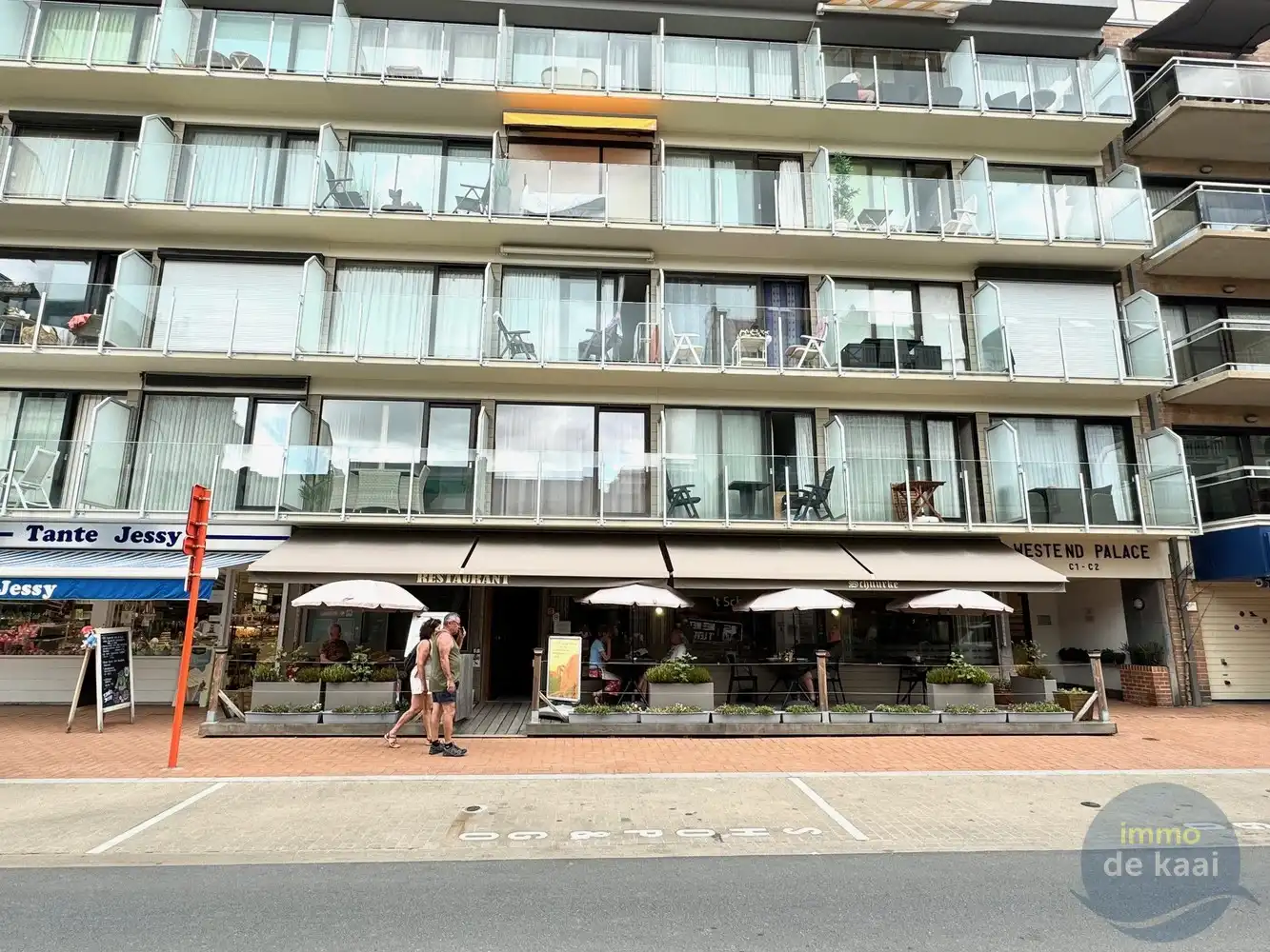 Commerciële ruimte te koop foto {{pictureIndex}}