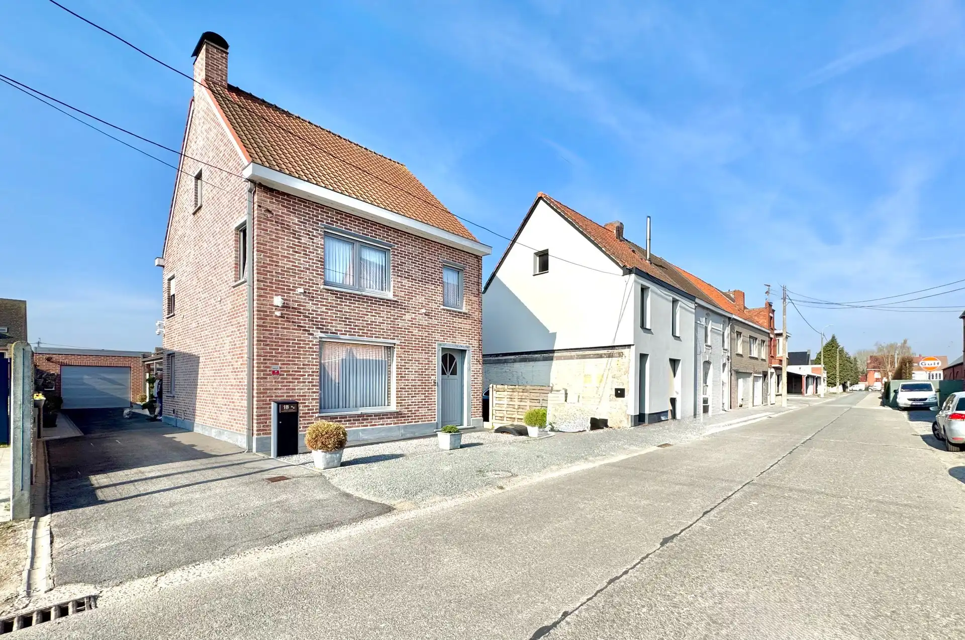 VRIJSTAANDE WONING | 4 KAMERS | GARAGE | TUIN | 440 M² foto {{pictureIndex}}