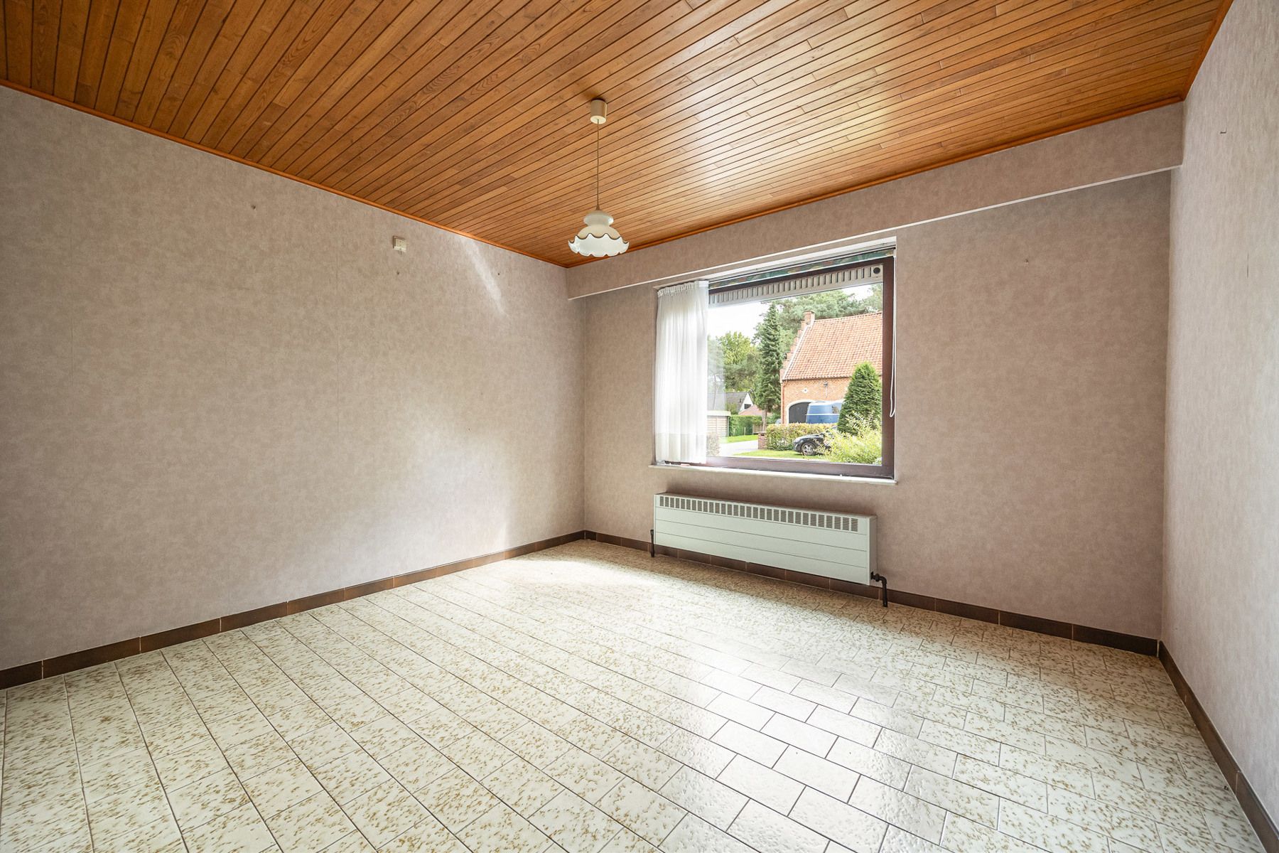 Laagbouwvilla op residentieel perceel van ca. 1.783 m². foto 12