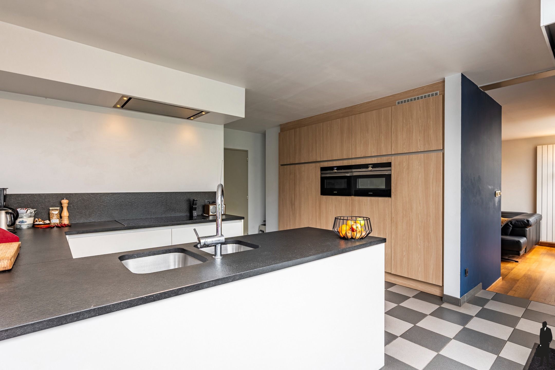 Instapklare gezinswoning met 3slks, tuin en garage op 563 m² foto 14