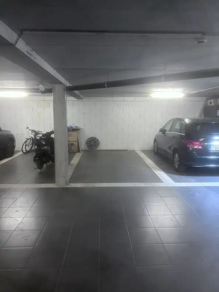 Instapklare, hoogwaardig afgewerkte kantoorruimte (165 m²) met private staanplaats foto 9