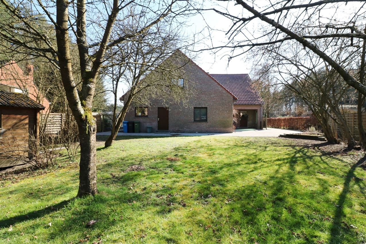 Label c, mooi gelegen landhuis, zonnige leefruimte foto 3