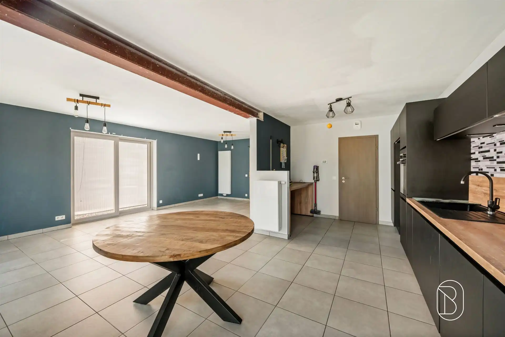 Recente woning (2021) met 4 slpk en zwembad! foto 9