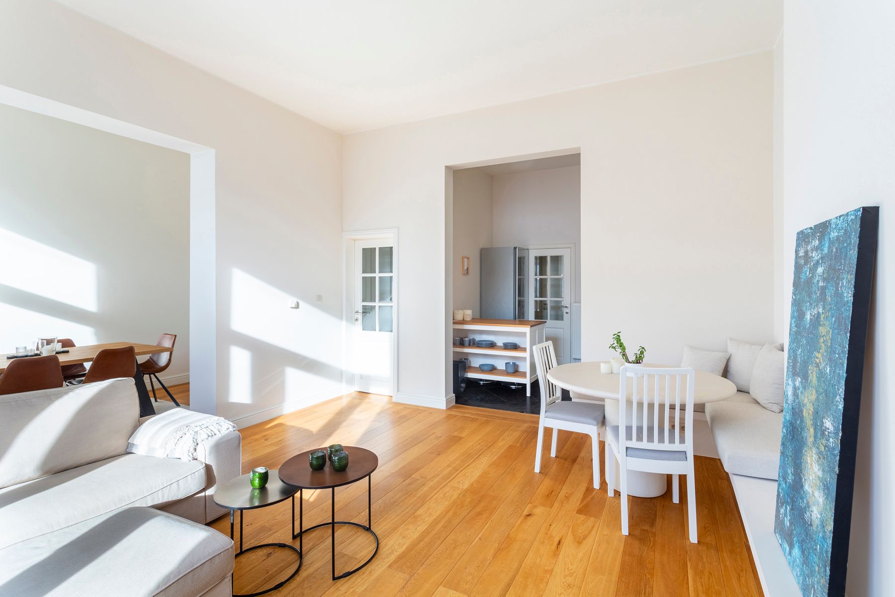 Licht en ruim bemeubeld appartement in hartje Zuid-Antwerpen foto 5