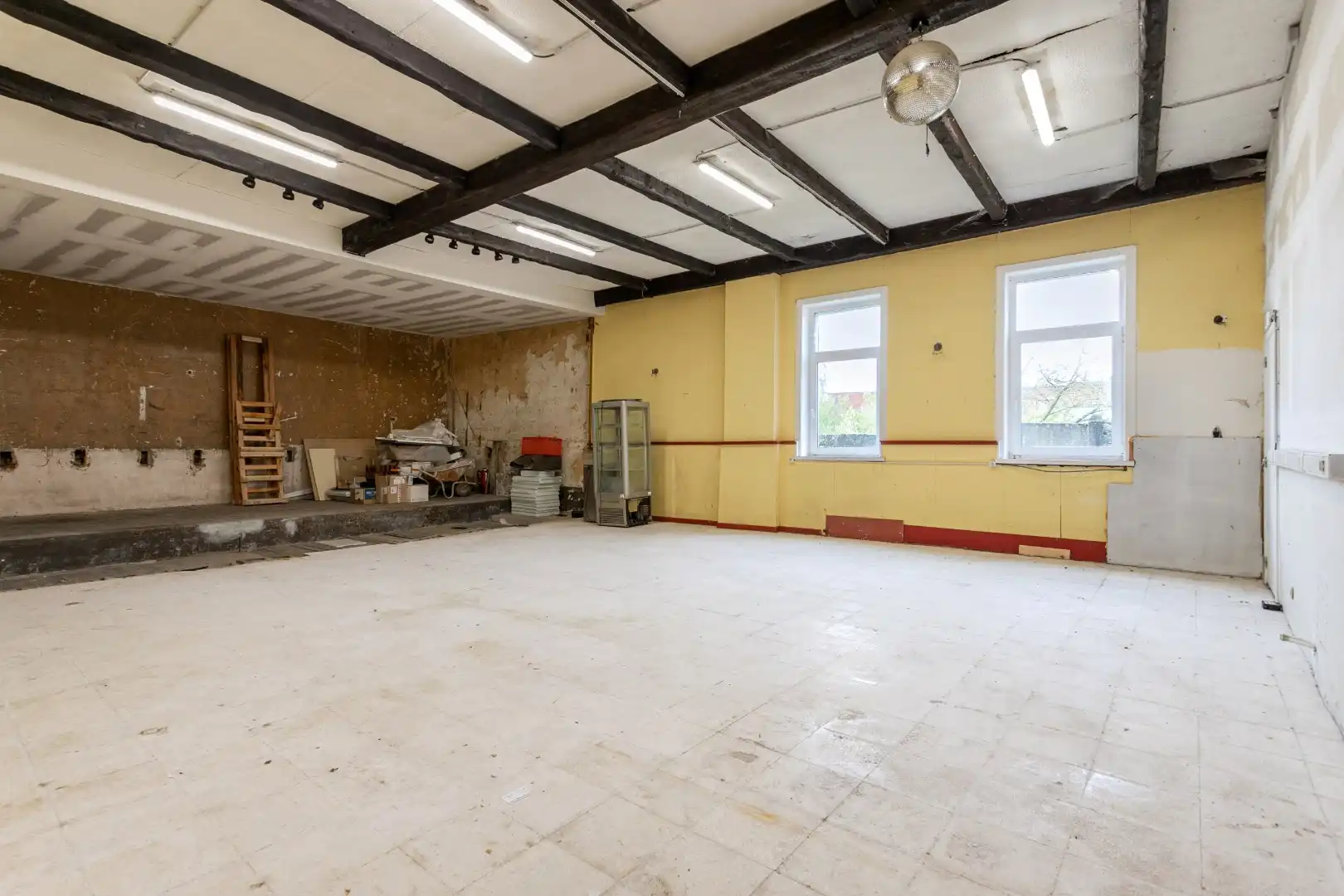 Handelsruimte met woonst op een gunstige ligging foto 11