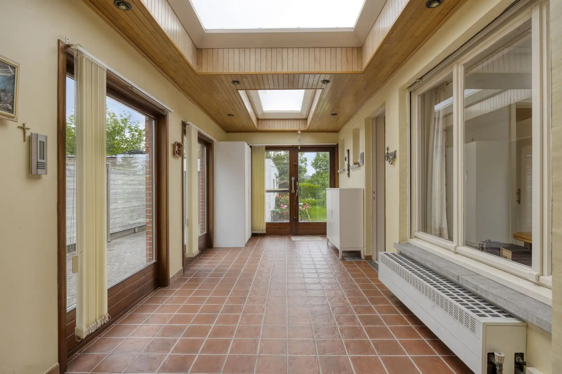 Woning met 3 slaapkamers, tuin en garage.  foto 10
