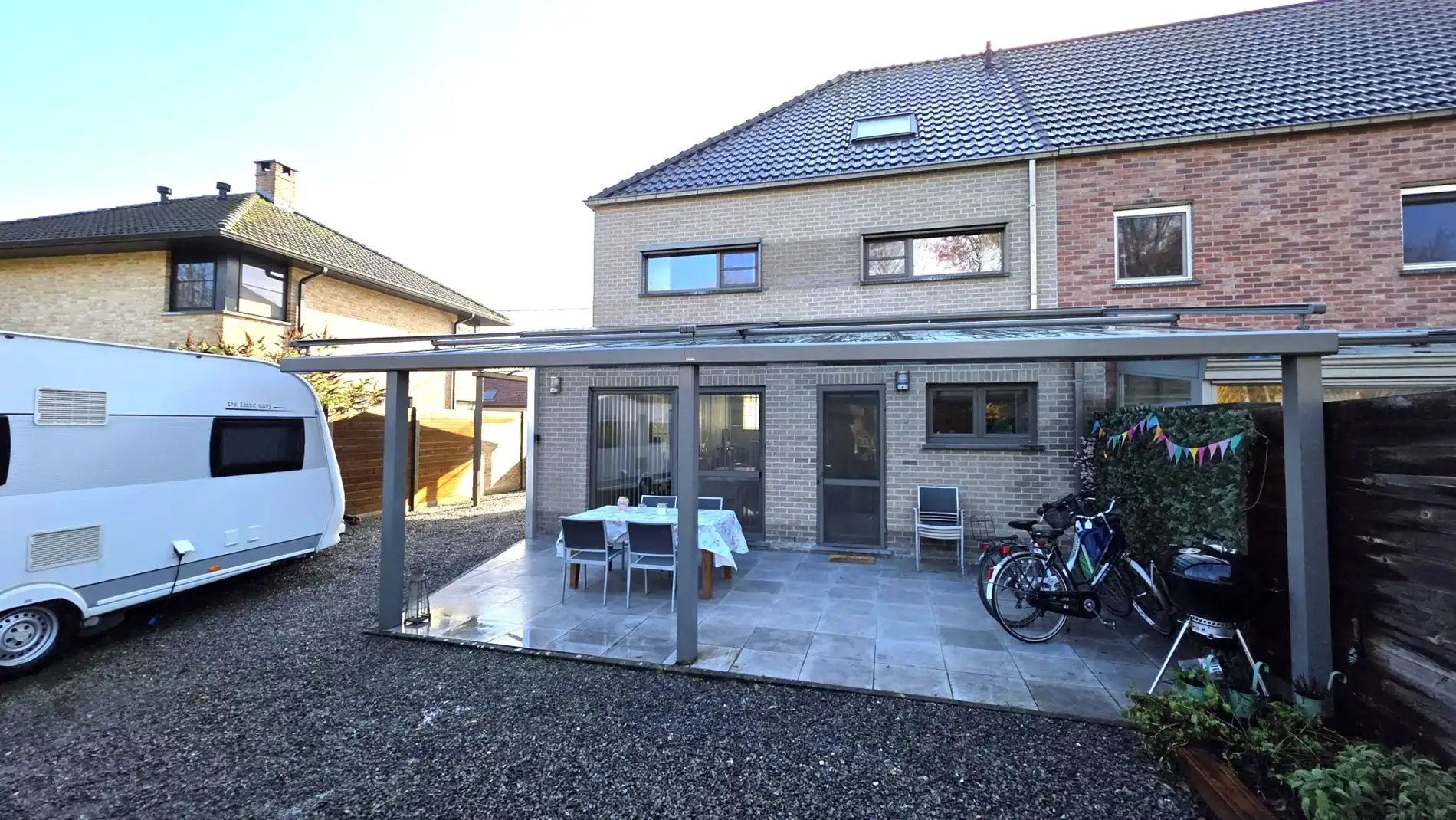EPC A woning met 4 slpk, tuin en carport foto 3