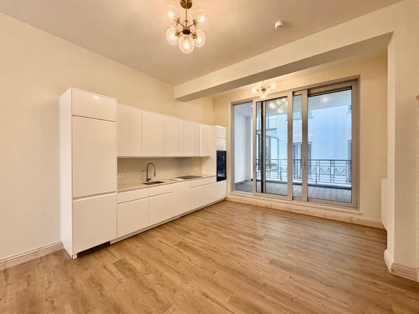 Sfeervol 1-slaapkamerappartement met groot terras foto 2