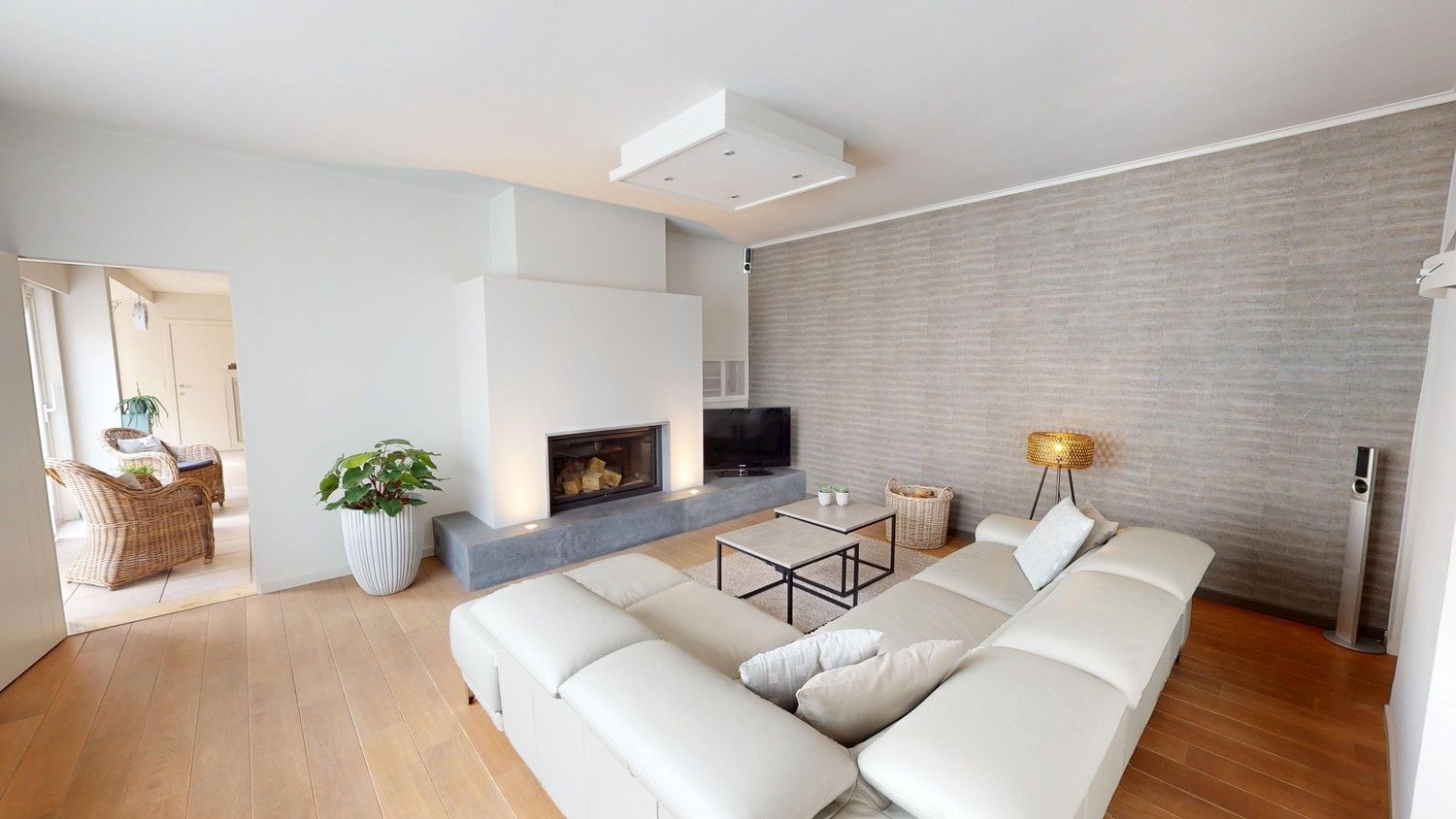 Zeer ruime woning met 4 slaapkamers te koop! foto 5