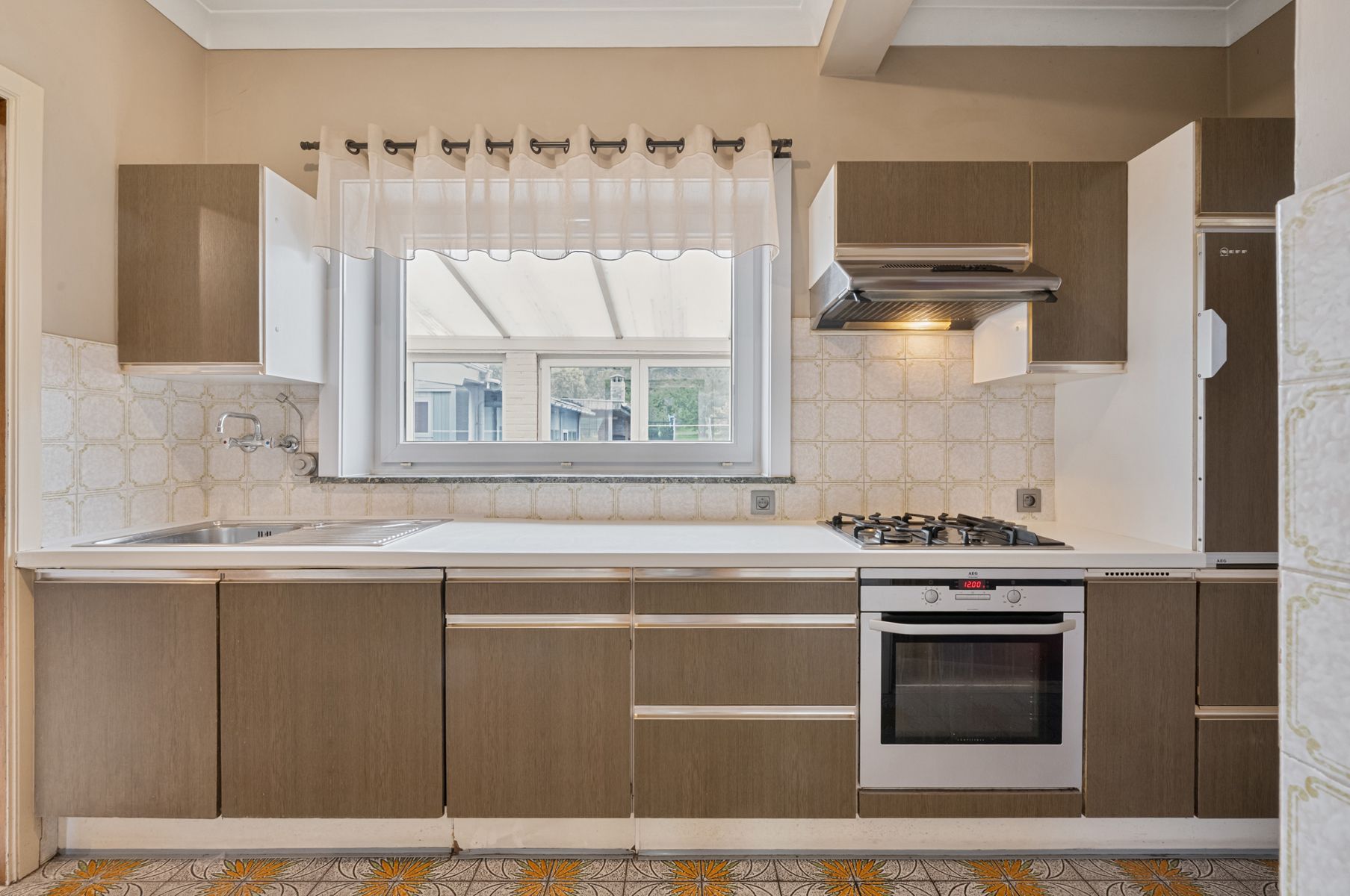 Instapklare halfopen bebouwing met 4 slaapkamers foto 5
