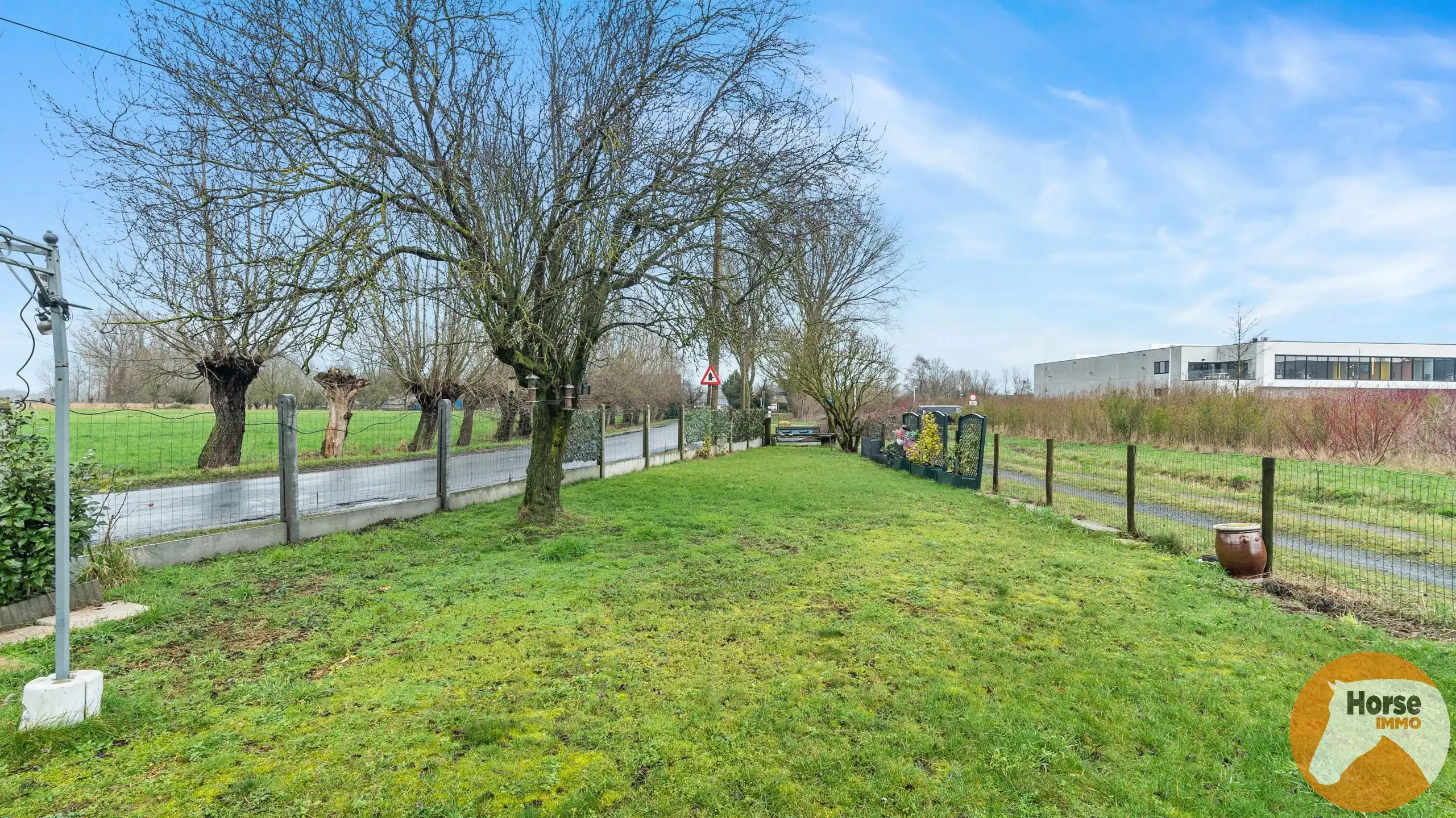 LOKEREN - Te renoveren woning met 2 slpks, garage en tuin foto 7