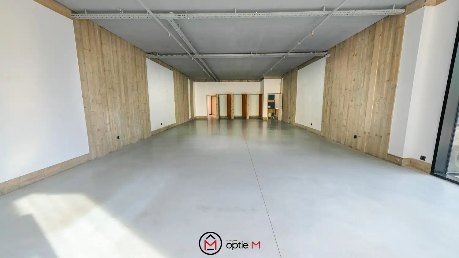 Modern handelspand te huur op toplocatie in Bilzen foto 4