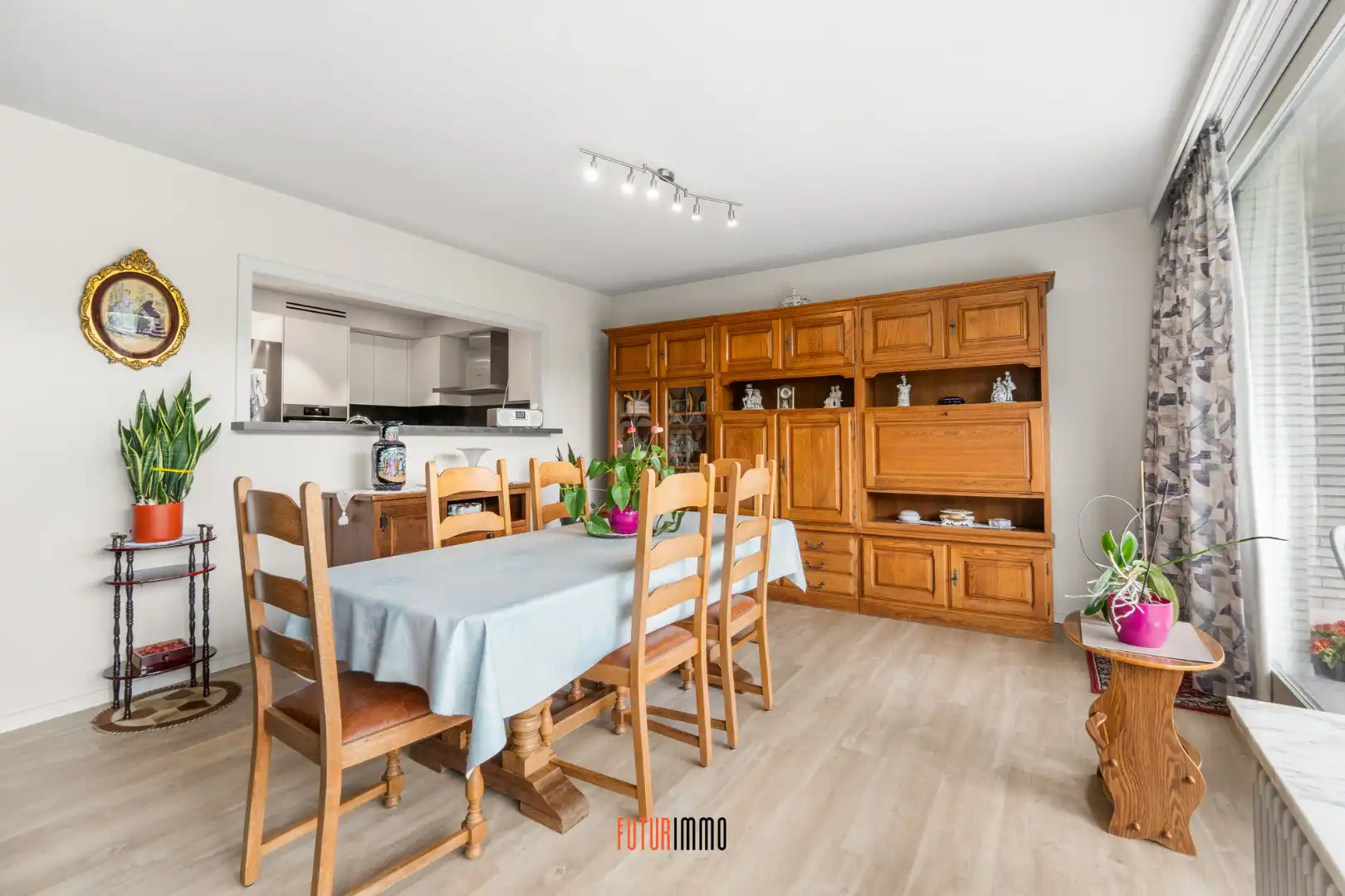 Ruim, lichtrijk & instapklaar appartement te Sint-Michiels foto 6