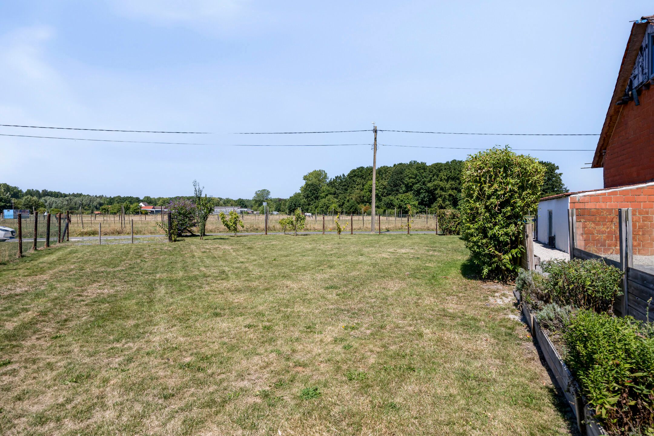 Deels gerenoveerde woning met prachtig verzicht op 14 are foto 22