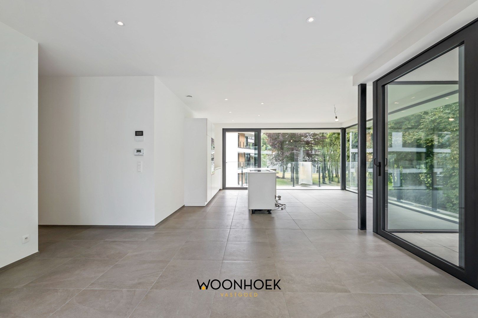 Luxueus 3-slpk nieuwbouwappartement OEVERPARK te Lokeren foto 2