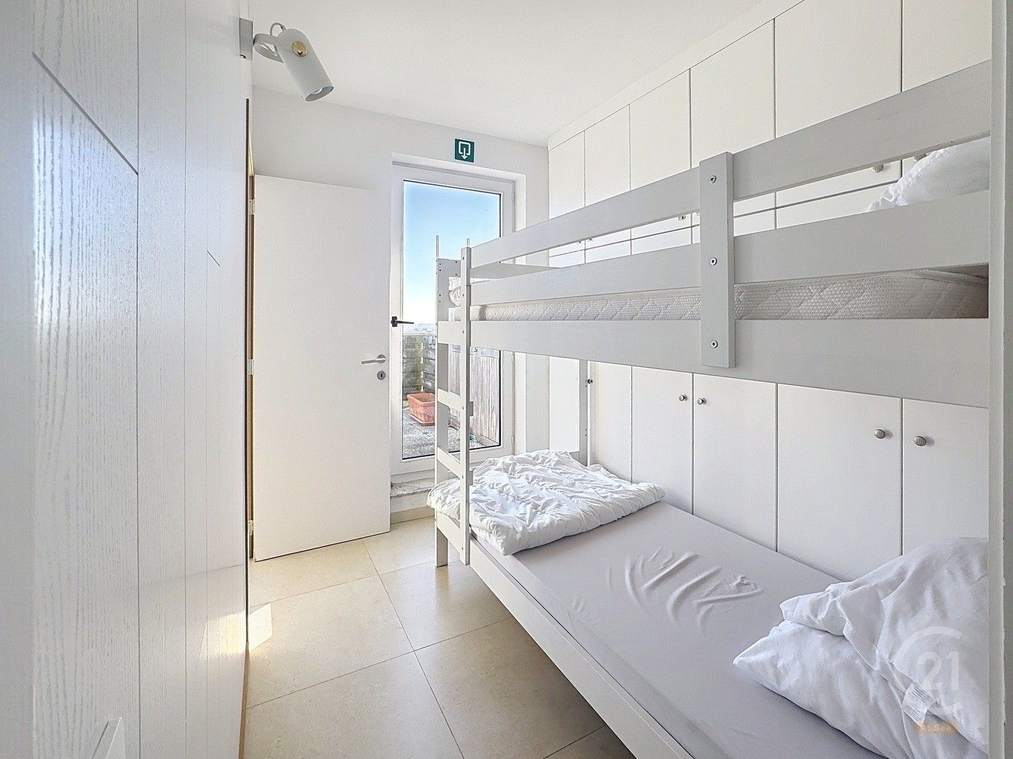 Penthouse appartement met 2 slaapkamers op de zeedijk van Westende foto 10