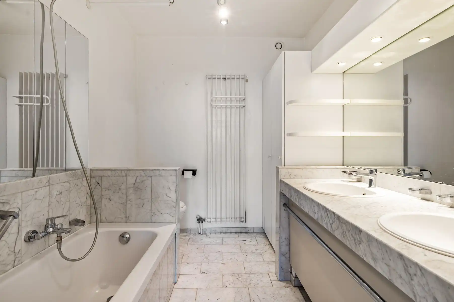 Licht en gezellig appartement 135m² + 22m² terras foto 13