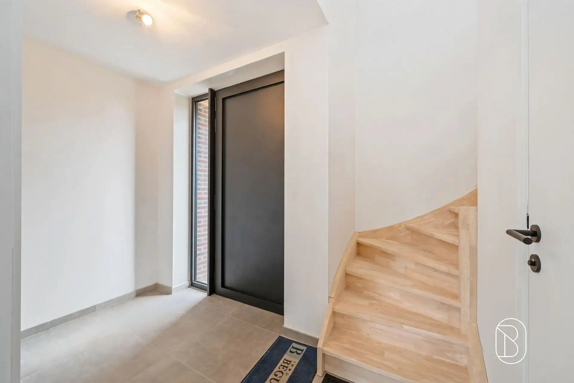 Kwalitatieve moderne ruime nieuwbouwwoning HOB met 3 SLK! foto 13