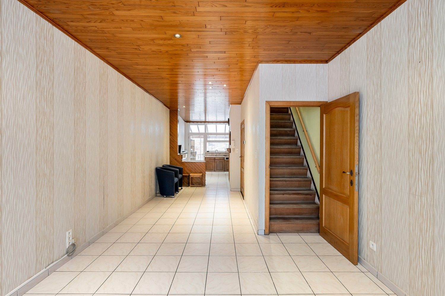 OP TE FRISSEN WONING MET MAGAZIJN VLAK BIJ CENTRUM MECHELEN foto 8