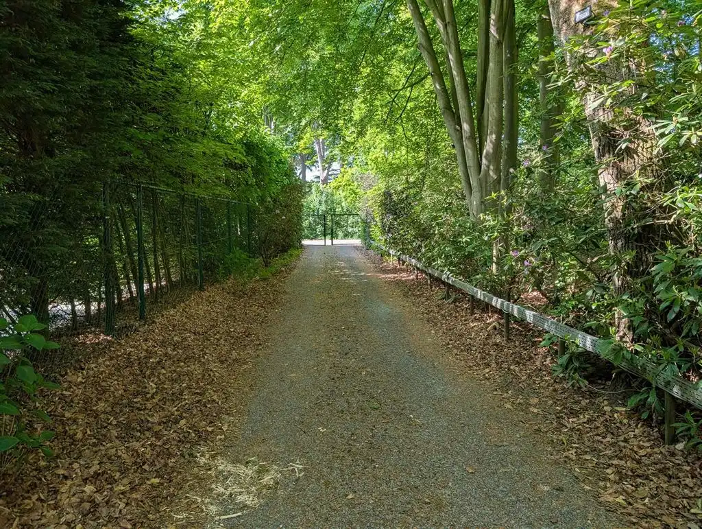 Charmant landhuis in doodlopende straat op 2.051m² foto 15