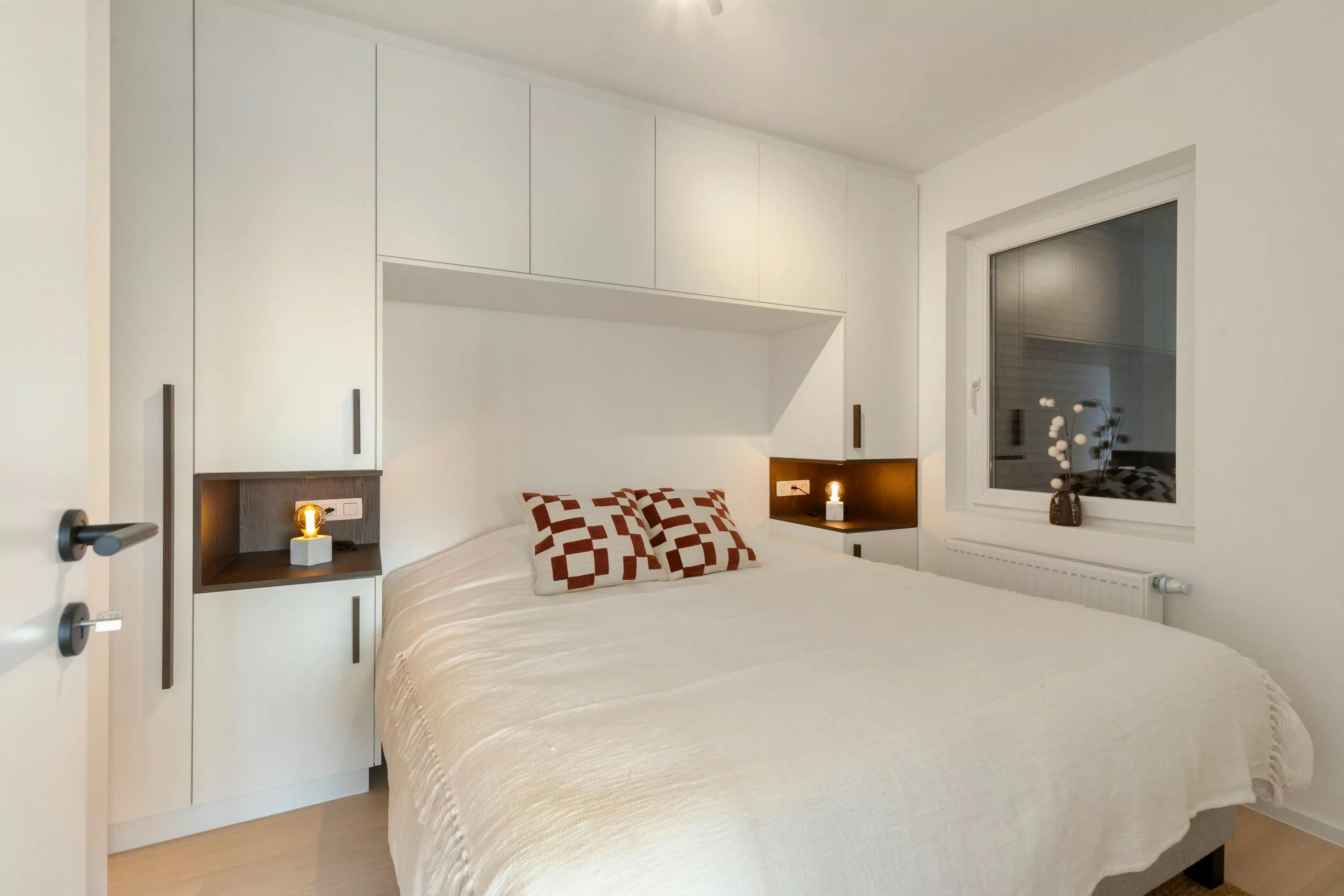 Gerenoveerd appartement met 2 slaapkamers te koop in Heist foto 11