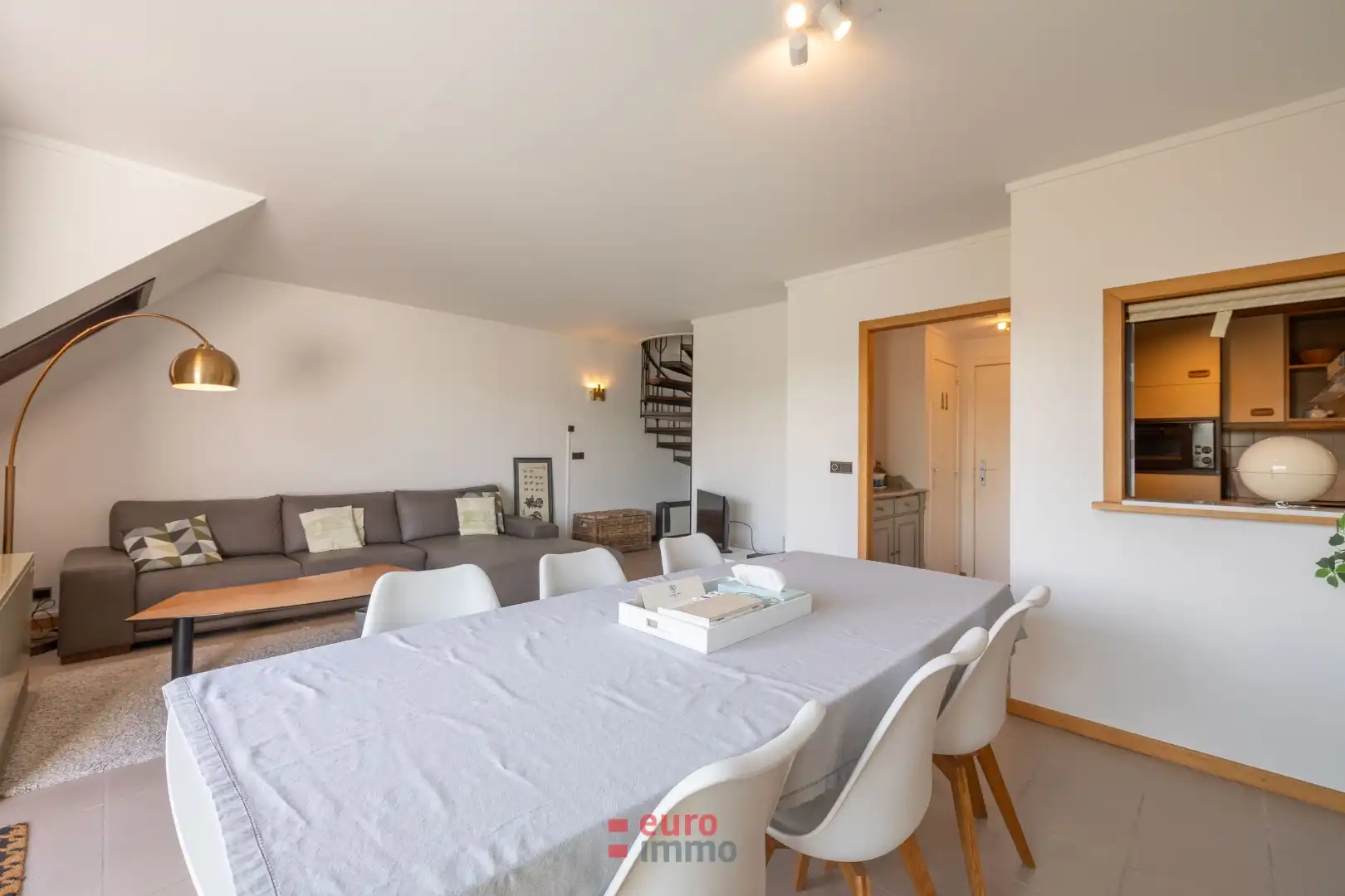 Appartement met 2 slaapkamers op de rand van villawijk Simli foto 5