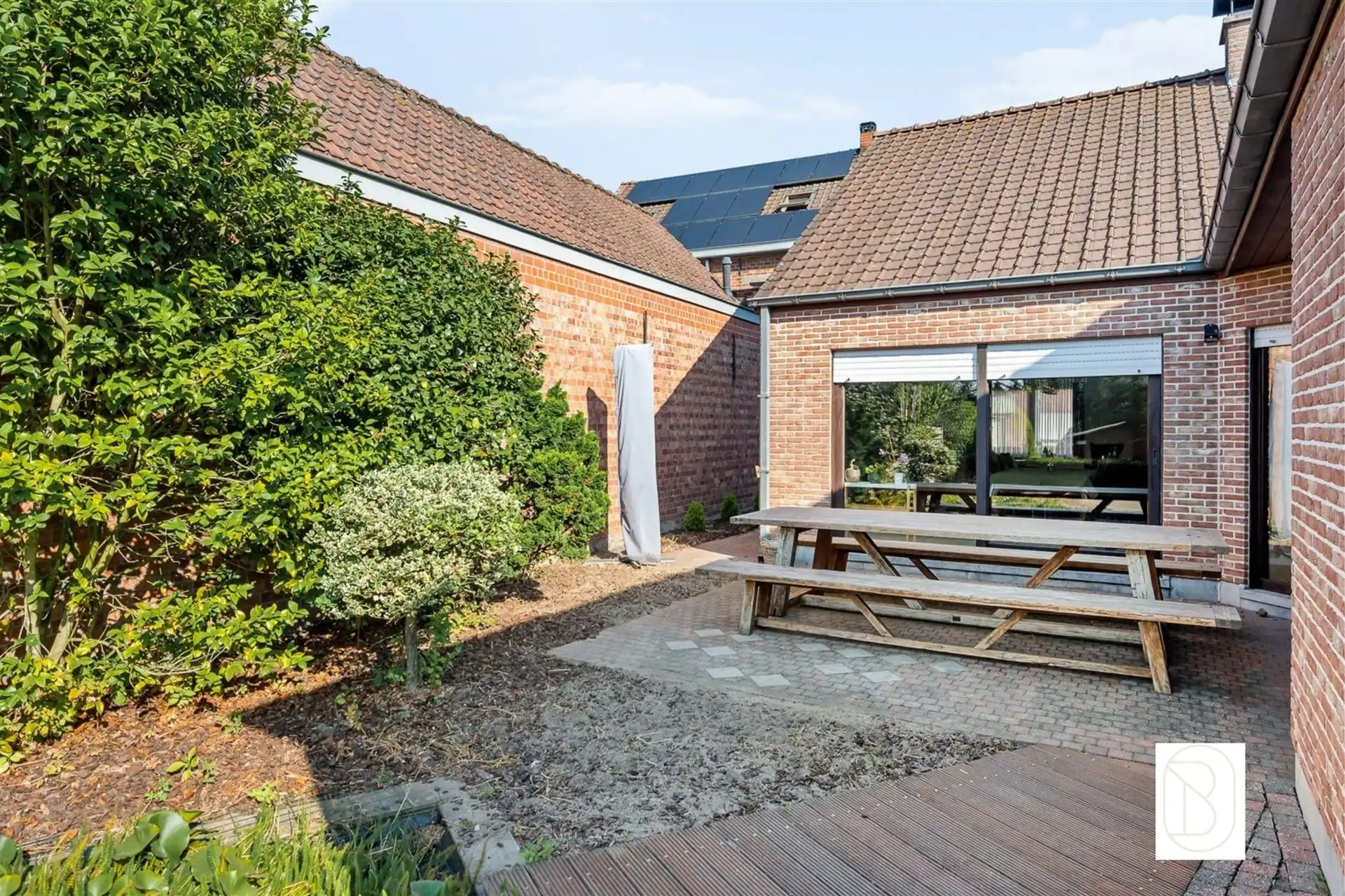 Instapklare woning met grote aangename tuin.  foto 9