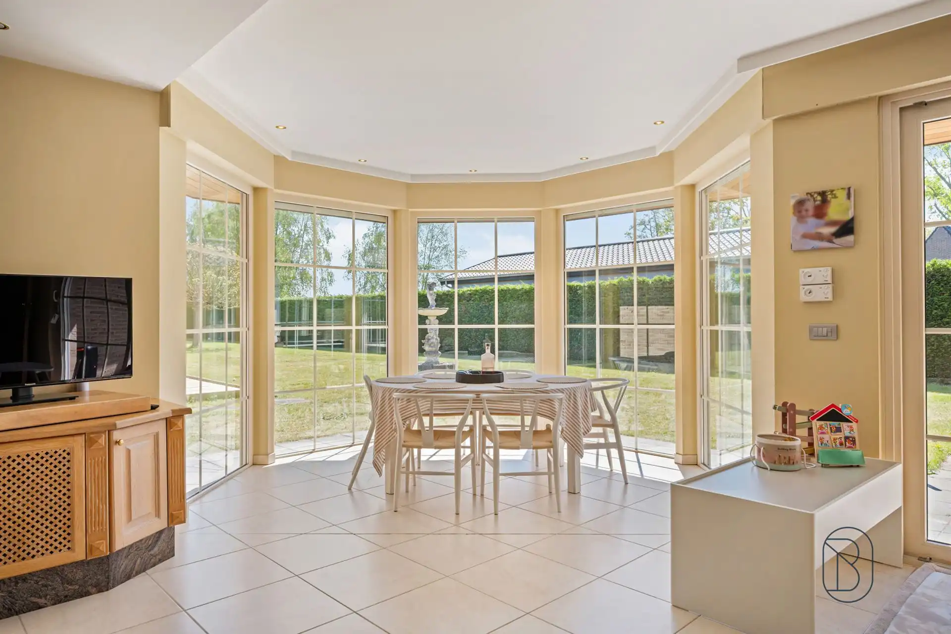 Perfect onderhouden grote villa op 3000m2. foto 15