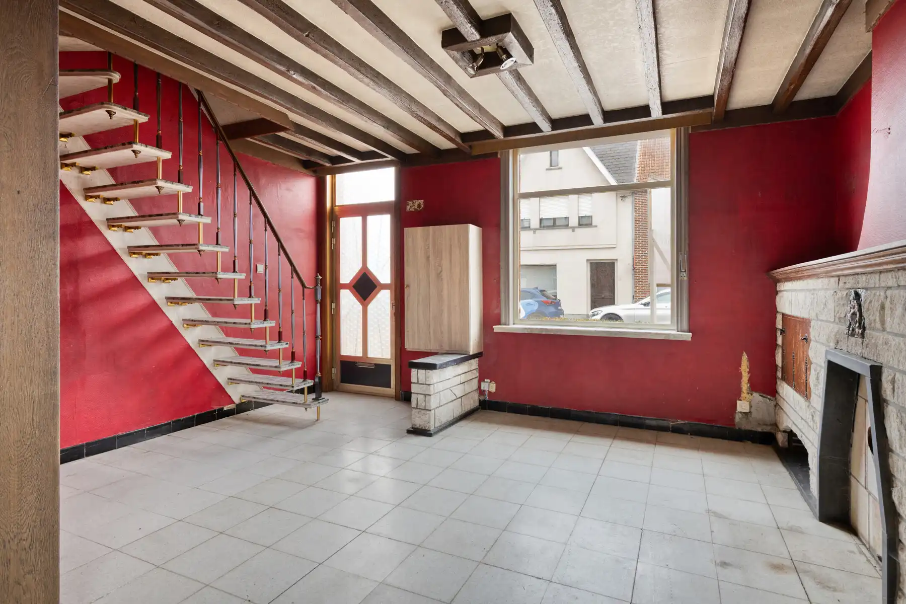 TE KOOP - Te renoveren halfopen bebouwing met 3 slaapkamers foto 3