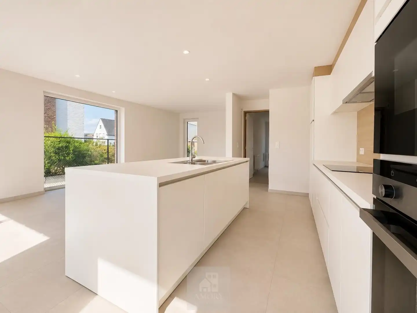 Zeer ruime en moderne halfopen nieuwbouwwoning foto 3