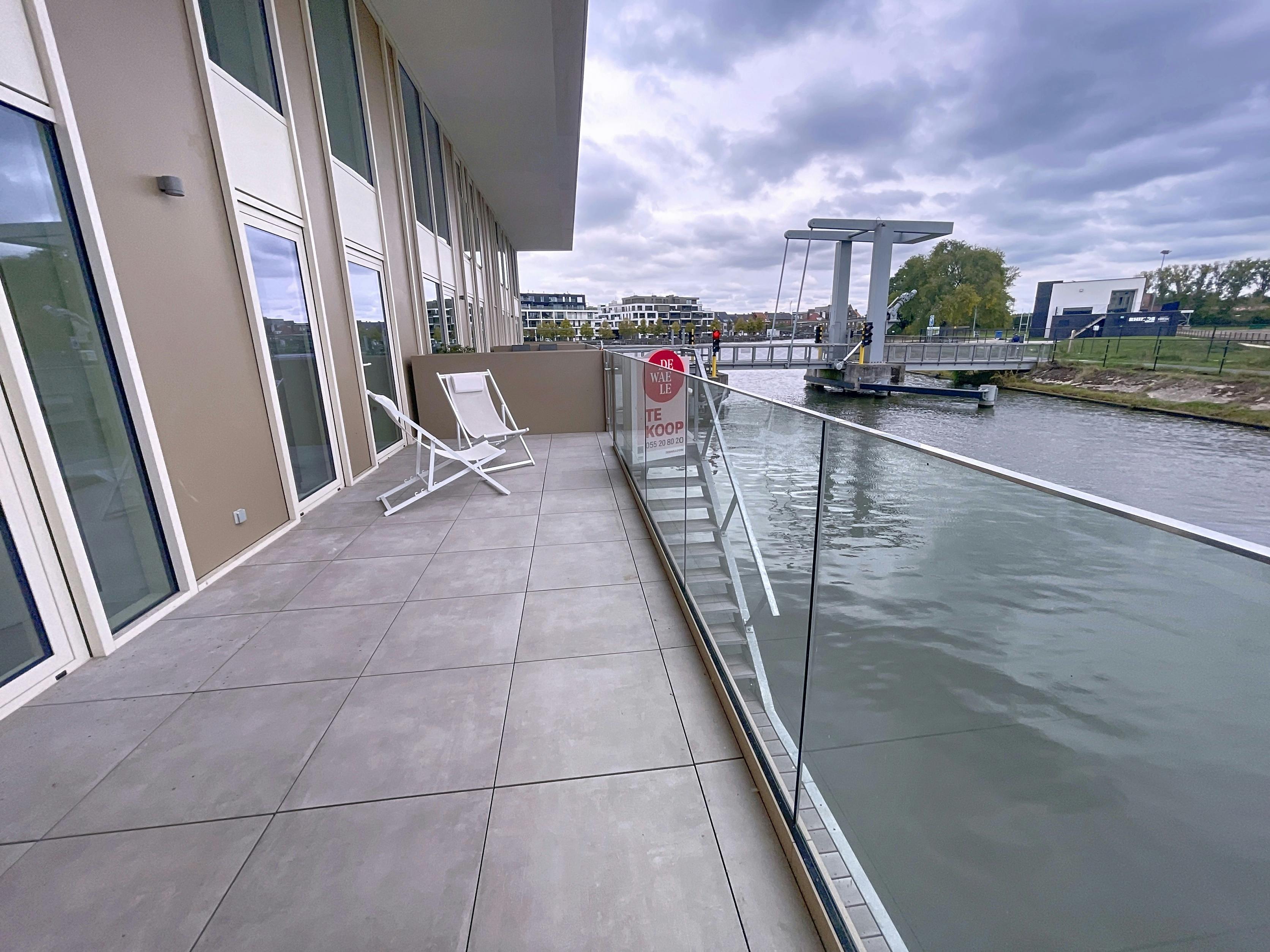 Ruim, duplex appartement, met zicht op de Schelde te koop !  foto 3