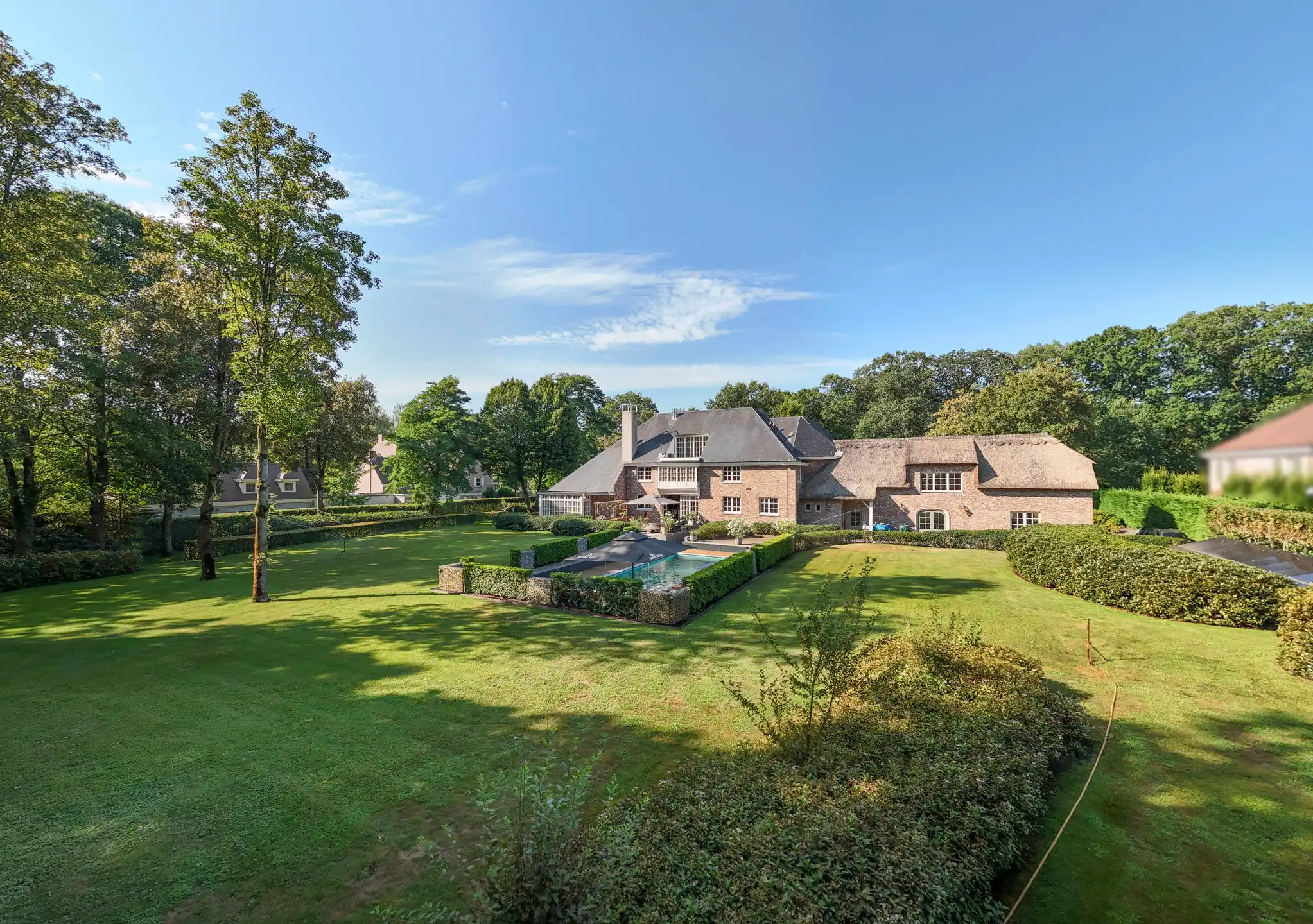 Exclusieve villa met zwembad op een perceel van 6.420 m² foto 37
