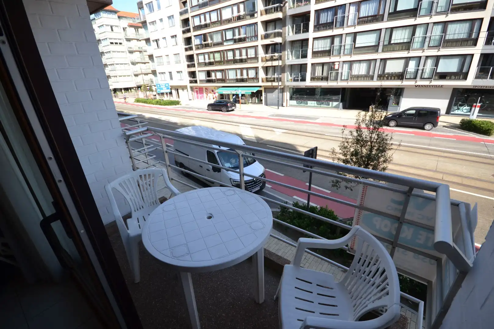 Appartement met slaaphoek om enkele meters van de zeedijk van Oostduijkerke. foto 5