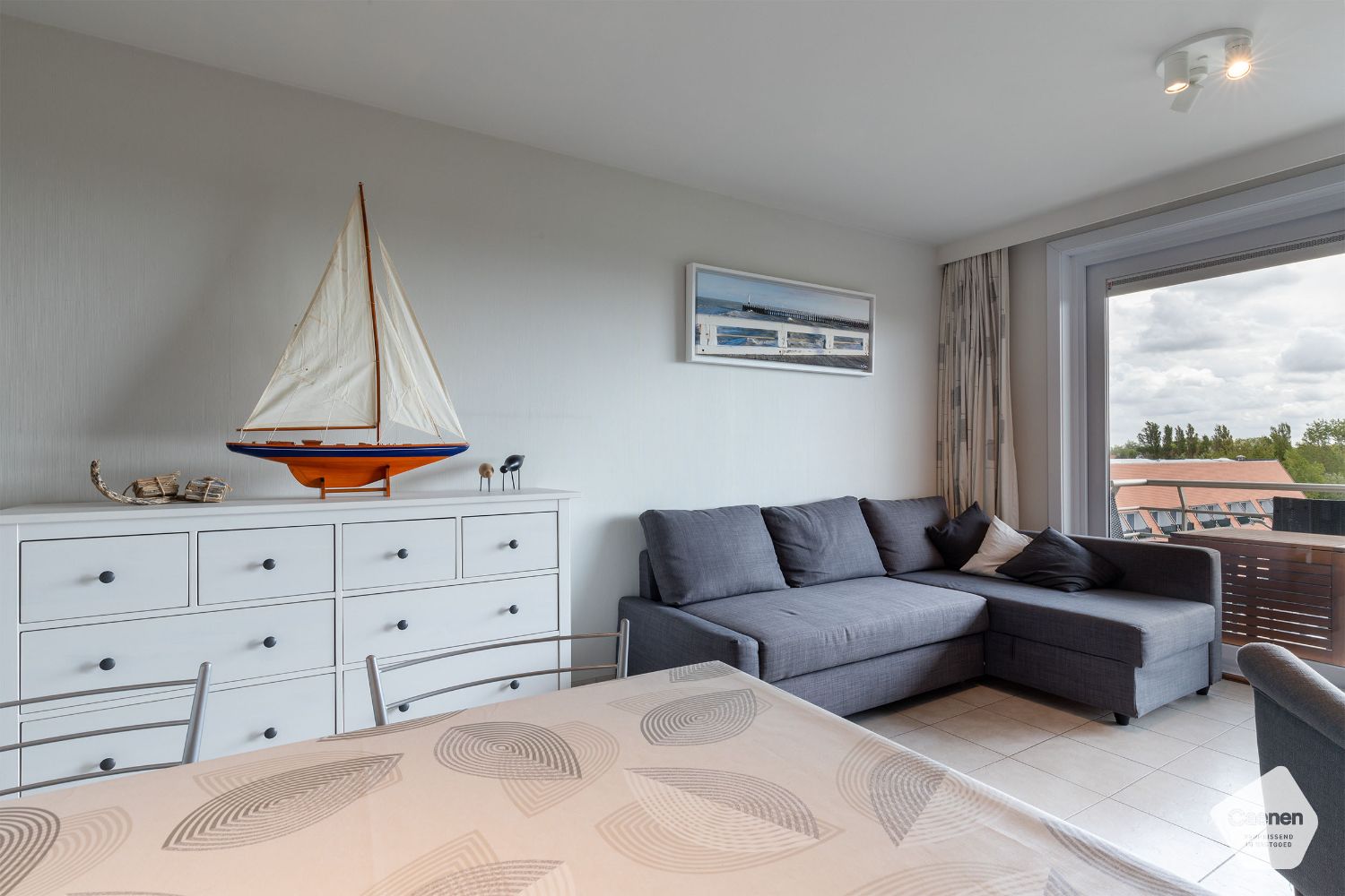 Zuid-gerichte studio met slaaphoek en prachtig zicht op de duinen foto 2